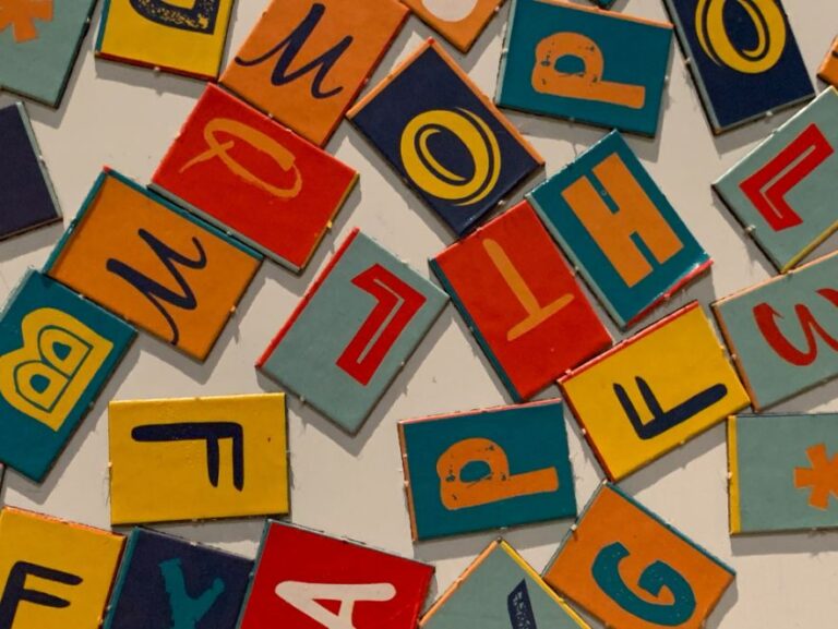 El Fascinante Mundo de las Letras y Números: Una Guía Comprensiva